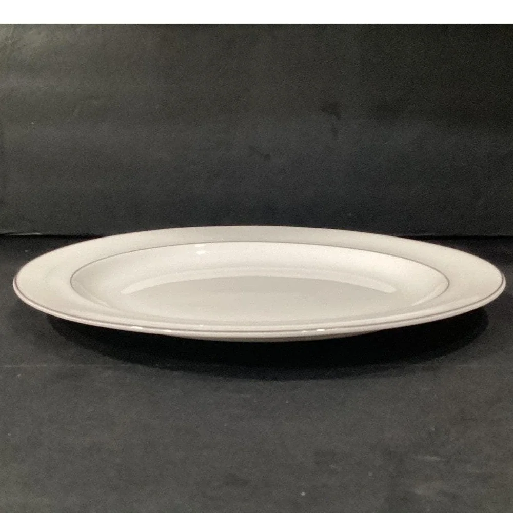 Royal Doulton Amulet Oval Serving Platter, White Floral Bone‎ China Tableware
